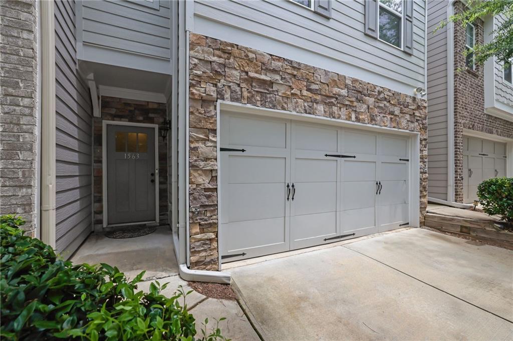 1563 Butternut Cove