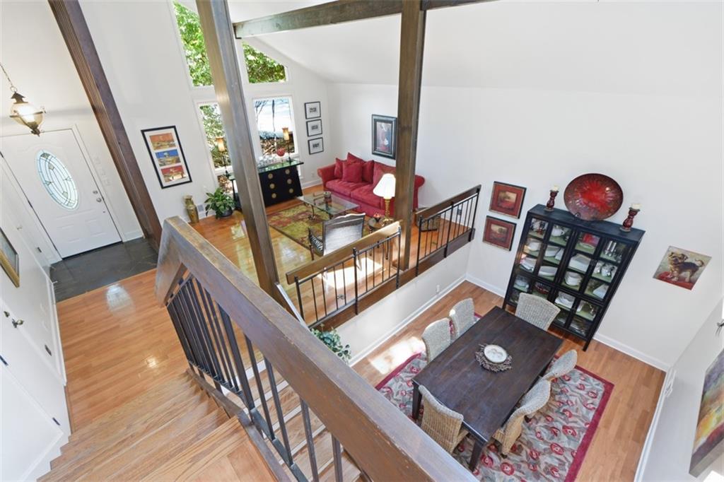270 Lakeview Ridge W