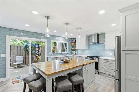 Townhouse For Sale - 270 Lakeview Ridge<br/> Fulton County, Roswell, GA 30076