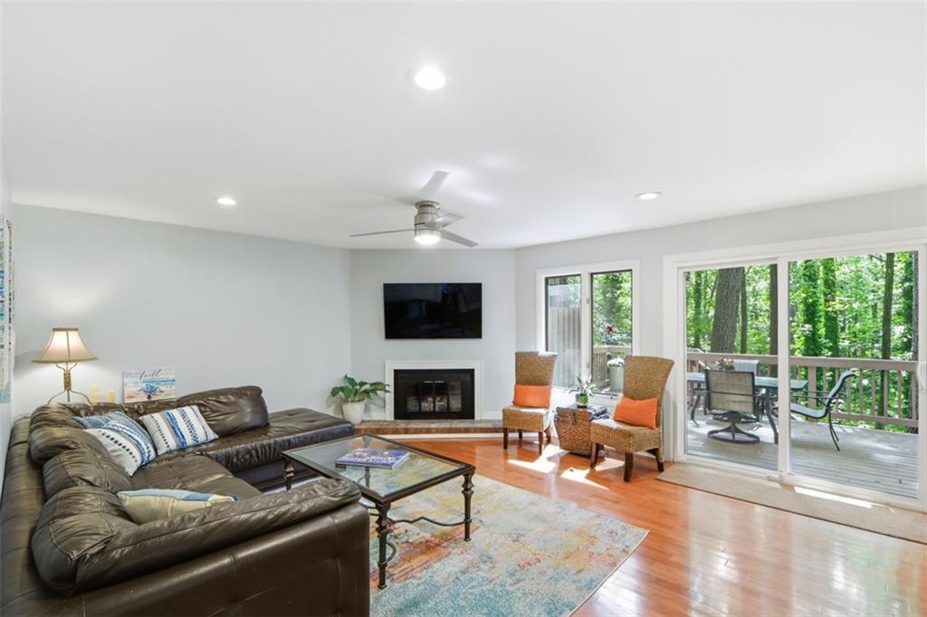 270 Lakeview Ridge W