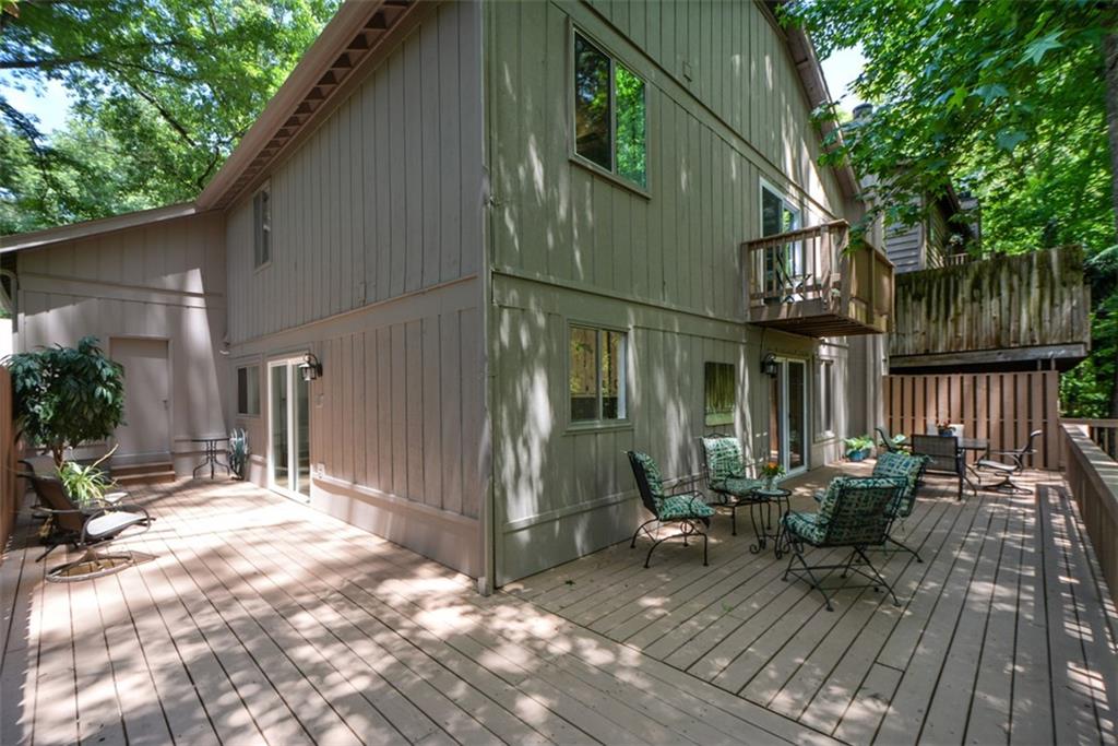 270 Lakeview Ridge W