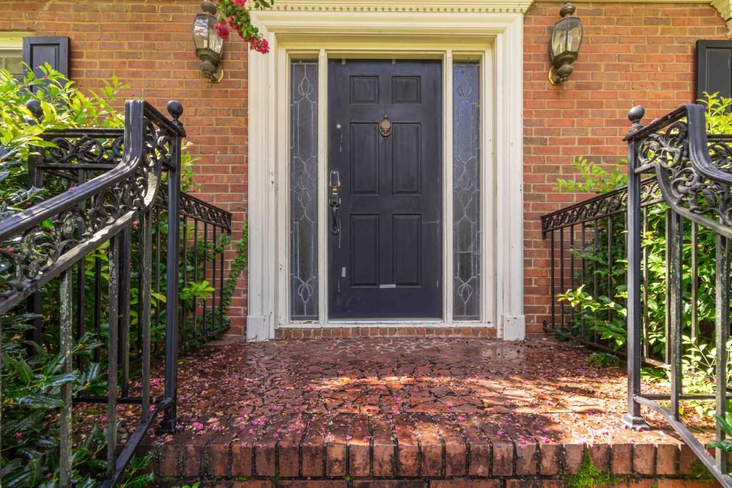 5221 Clearwater Drive
