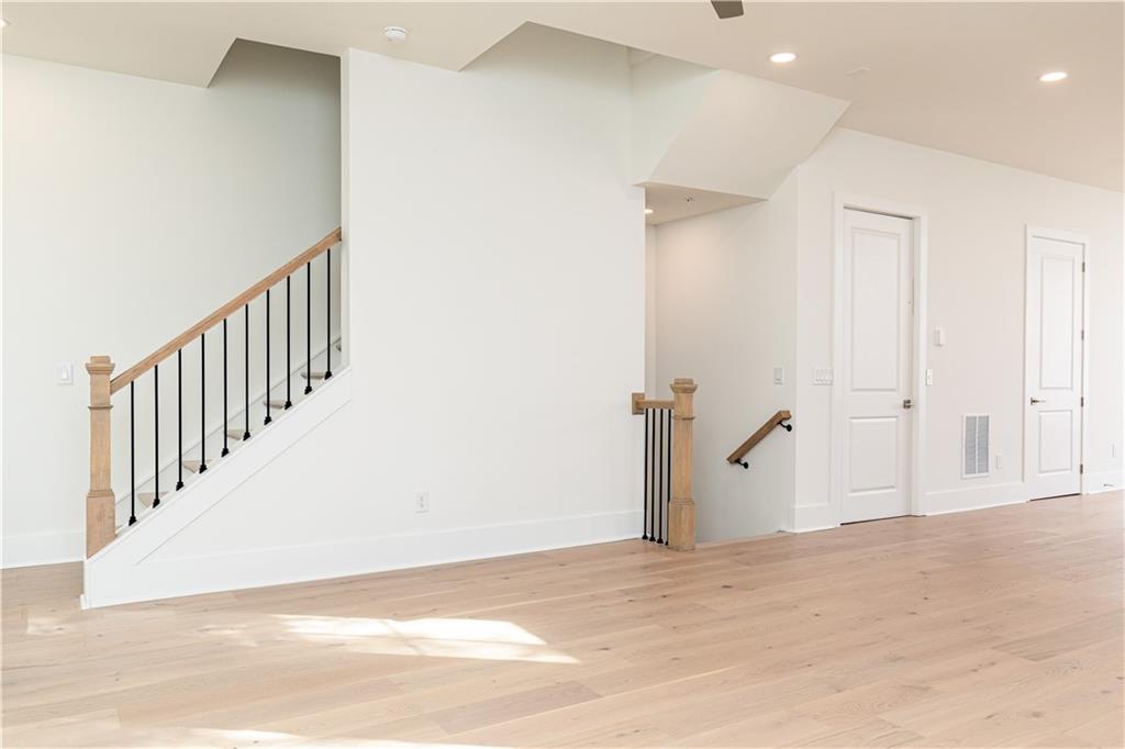 2244 Crestview Drive 35