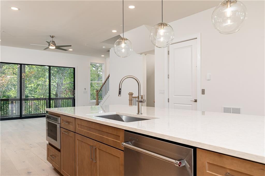 2244 Crestview Drive 35