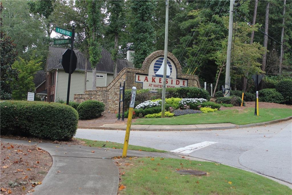 1898 W Kimberly Road, Atlanta, Georgia image 12