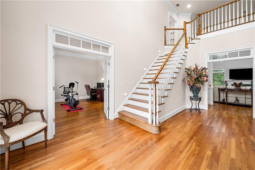 2321 Edgemere Lake Circle