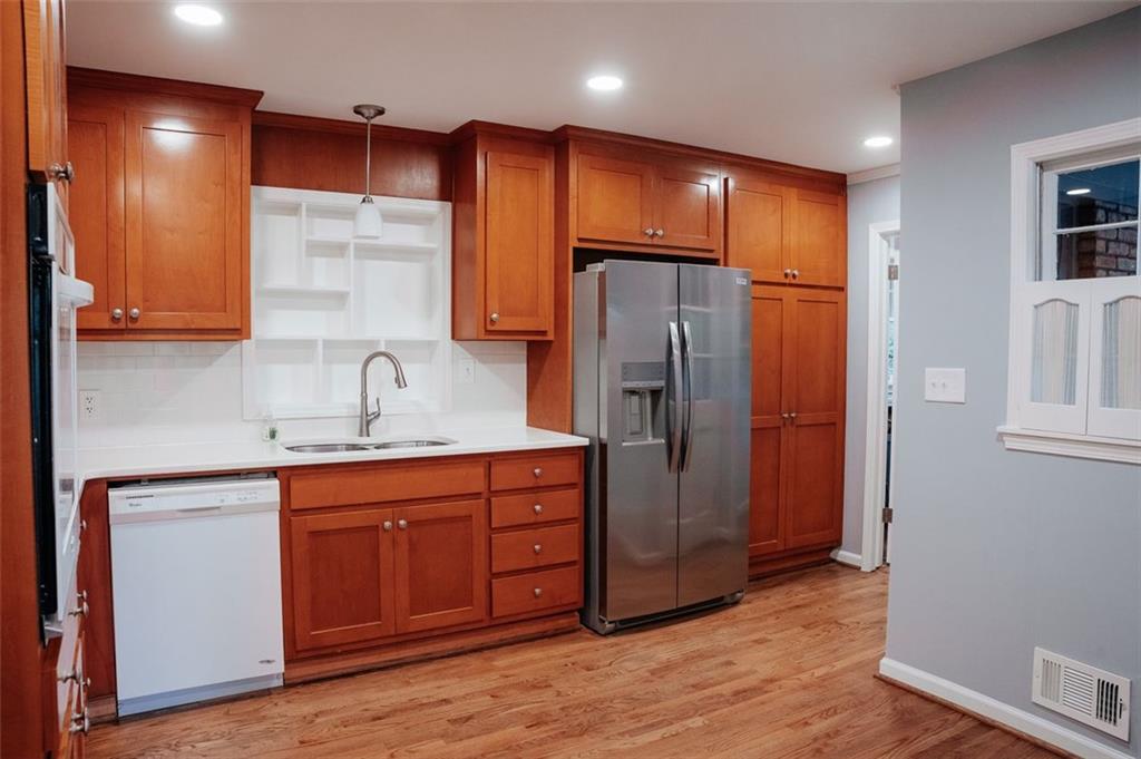 2744 Hunting Hill Lane, Decatur, Georgia image 3