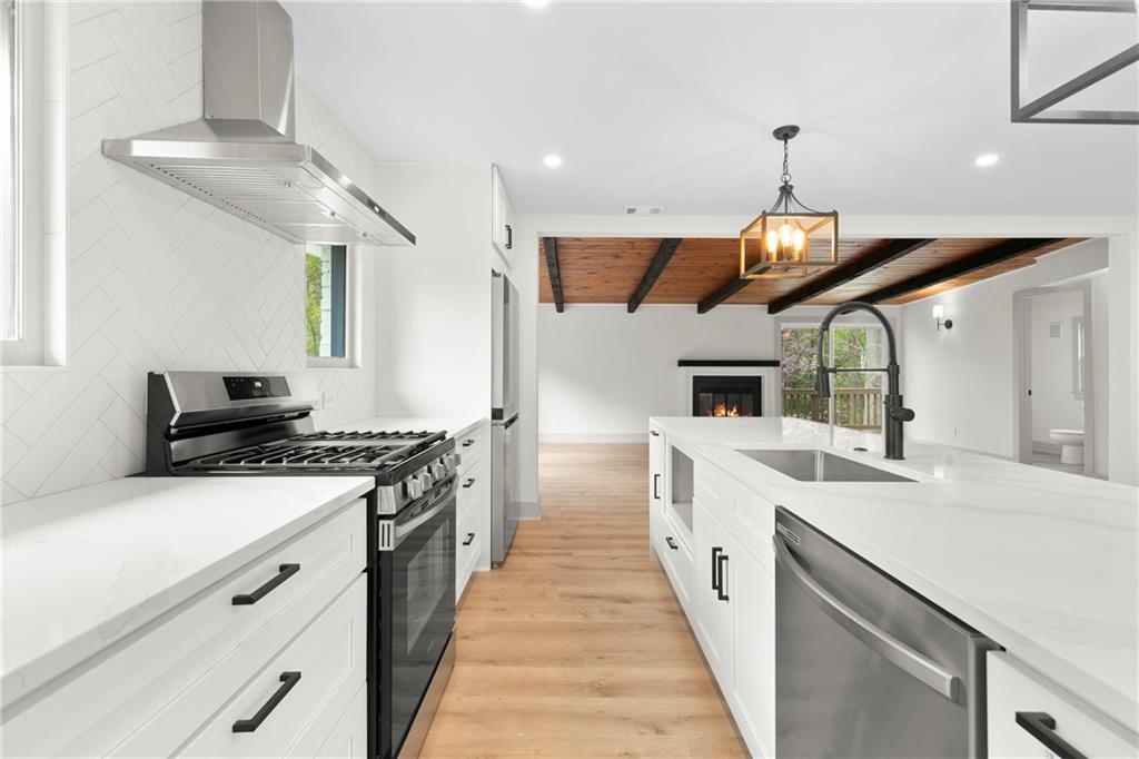 3216 Woodview Drive SE