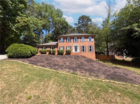 Homes For Sale - 1876 Geyser Trace<br/> Lawrenceville, GA 30044