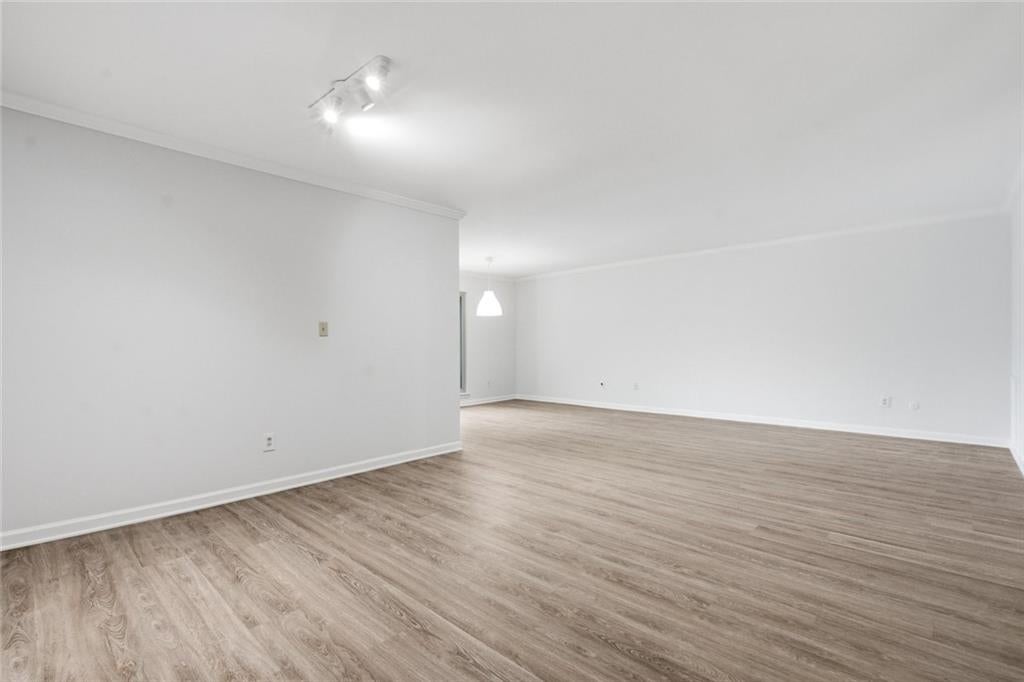 1111 Clairemont Avenue B6