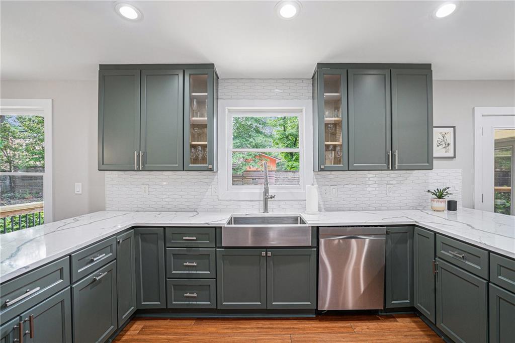 4469 Huntington Circle, Atlanta, Georgia image 6