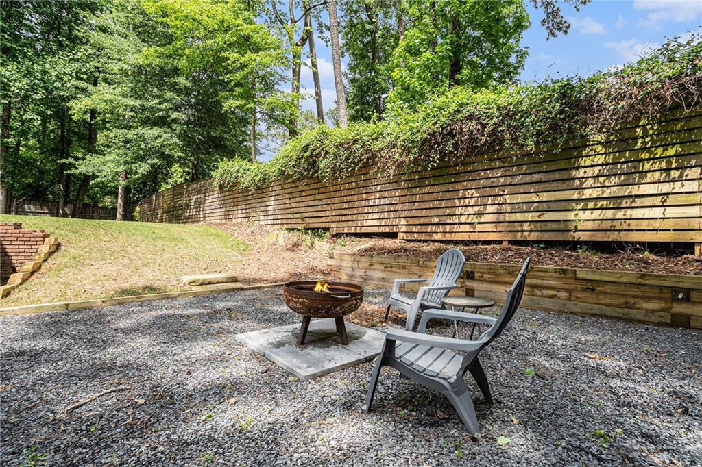 4469 Huntington Circle, Atlanta, Georgia image 24