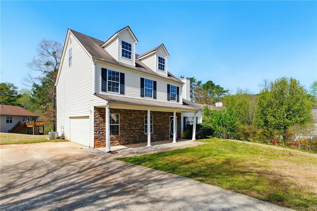 3267 Forrest Bluff Way, Lithonia, Georgia image 3