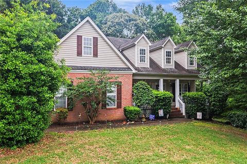Homes For Sale - 123 W Castle View Drive<br/> Braselton, GA 30517
