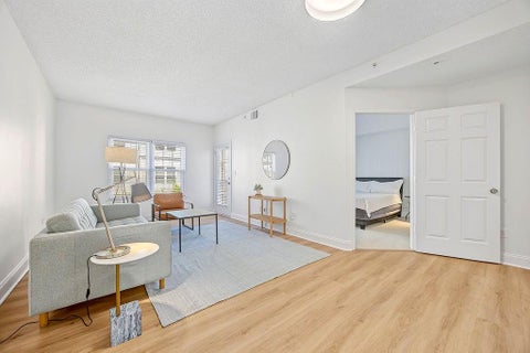 Condo For Sale - 1075 Peachtree Walk #A301<br/> Atlanta, GA 30309