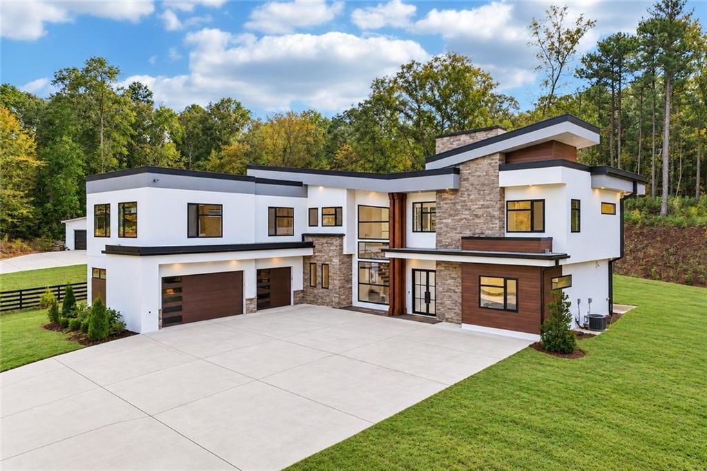 1678 Thomas Dr