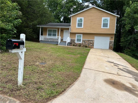 Homes For Sale - 320 Cristi Court<br/> Jonesboro, GA 30238