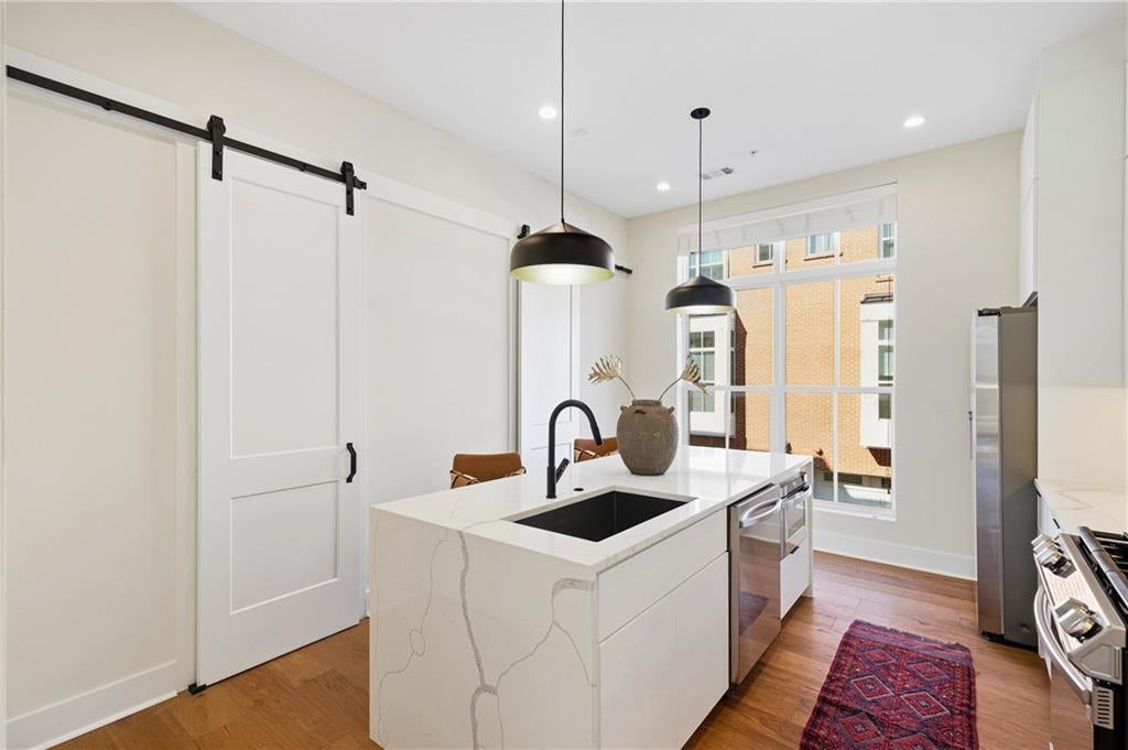 75 Boulevard NE 9