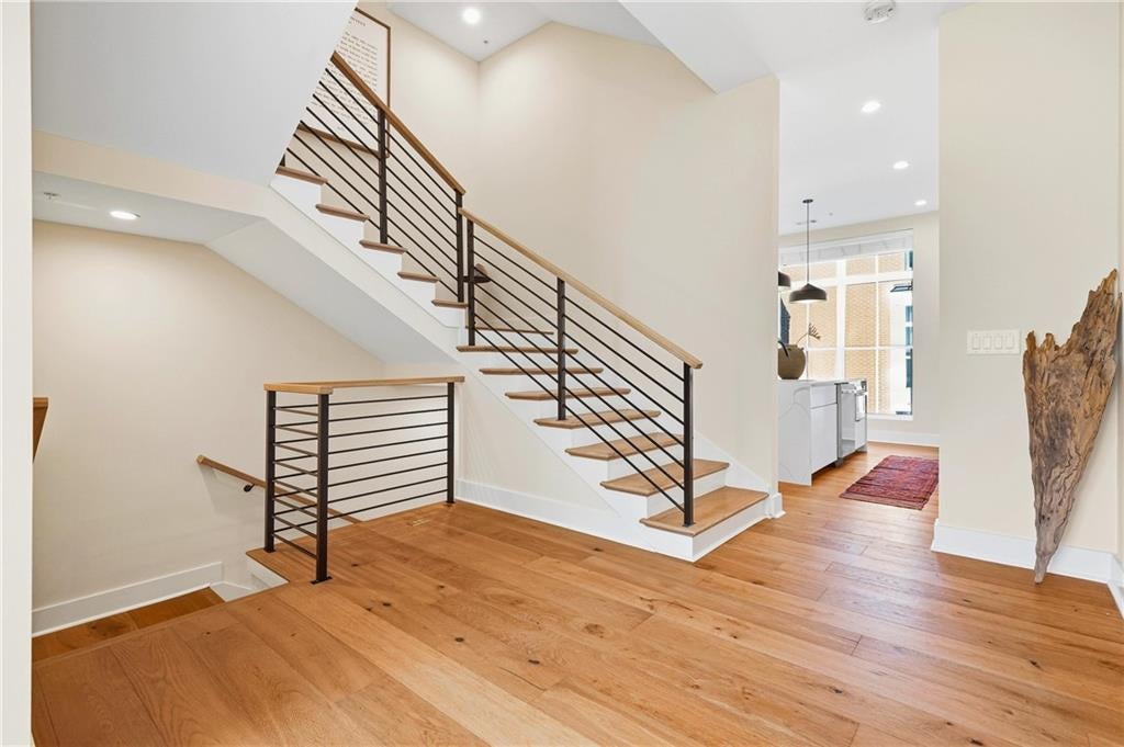 75 Boulevard NE 9