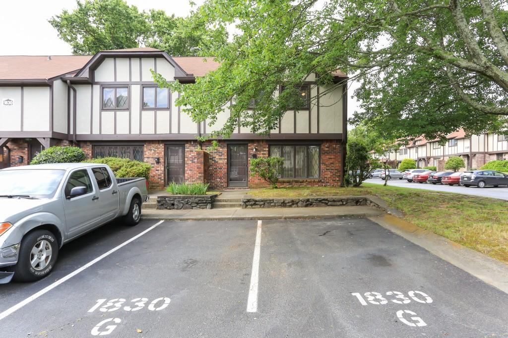 Nice condo in popular swim/tennis community in Great Location- Near Life College, Braves Stadium, Southern Poly, I75, Shopping. Comfortable, end-unit has 3 Large BDRMS, wood laminate flooring on main level, freshly painted, Private fenced back courtyard. Kitchen w/ gas range and microwave. Large living room w/fireplace! Washer and Dryer included. Rent includes: Gas, Water/Sewer, Garbage, Pest Control, Outside Maintenance, Pool and Tennis. Hurry, See Today!