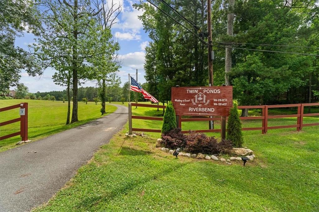 922 River Bend Road SW