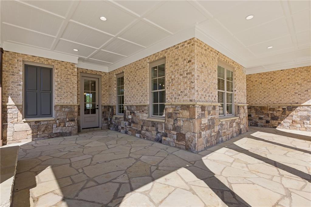 5325 Retreat Drive, Flowery Branch, Georgia image 11