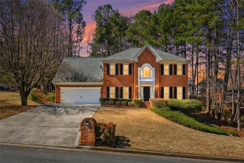 Homes For Rent - 815 Kings Arms Way<br/> Alpharetta, GA 30022