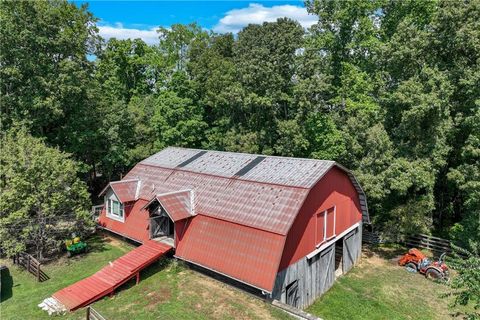 A home in Dawsonville