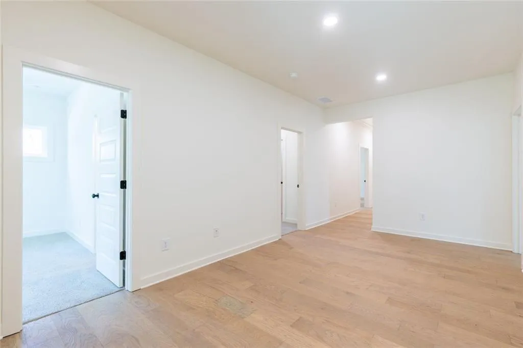 Cumming, Georgia 30028, United States, 5 Bedrooms Bedrooms, ,5 BathroomsBathrooms,Residential,Active,218045