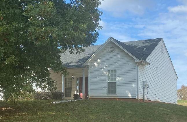 Welcome to this beautiful single-family residence offering comfort and convenience located in a peaceful neighborhood of Bethlehem, Ga. This 3-bedroom, 2-bathroom home perfect for families or individuals seeking a cozy retreat. This home features a spacious open floor plan. The kitchen features a working island and sunny breakfast area. Convenient access to shopping, schools, and restaurants. Don't miss out on this fantastic rental opportunity! Contact us for more details or to schedule a viewing.