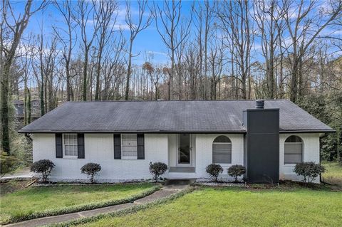 Homes For Sale - 611 Navarre Drive<br/> Stone Mountain, GA 30087