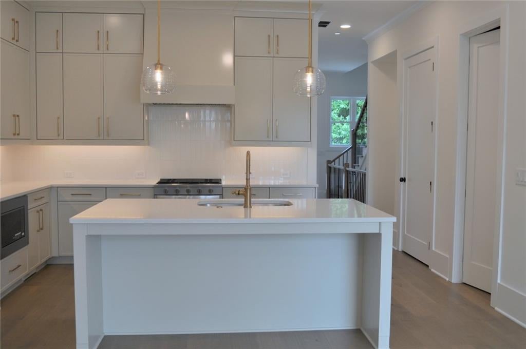 249 White Street NW