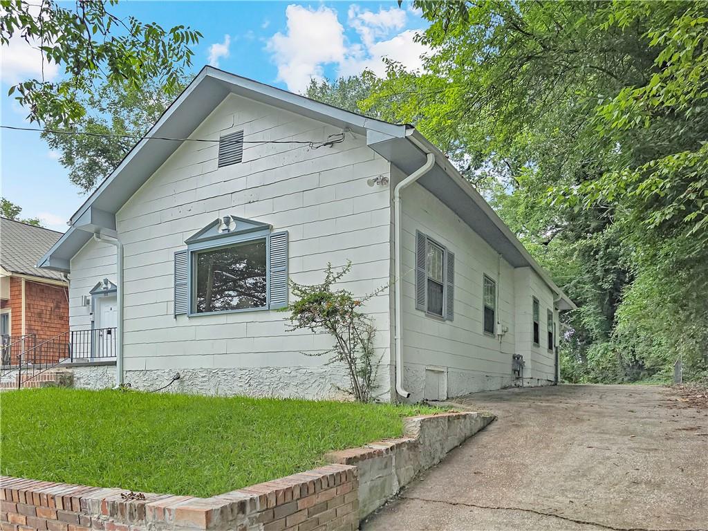 1111 Lawton Place SW Unit B