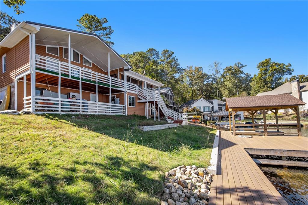 1126 Lakeshore Court
