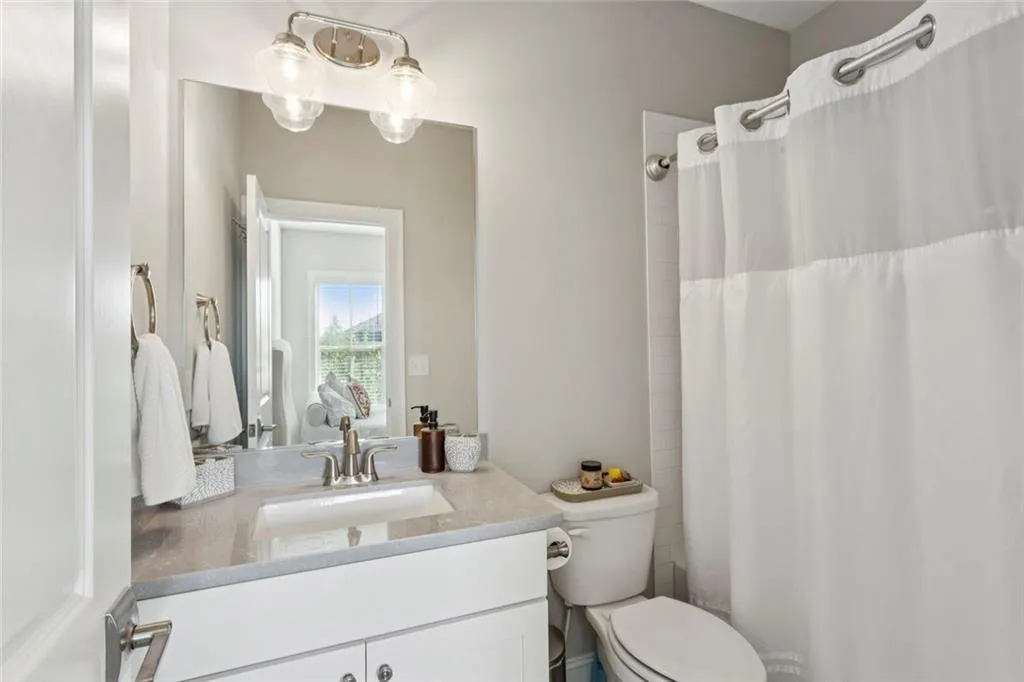 Sandy Springs, Georgia 30342, United States, 2 Bedrooms Bedrooms, ,3 BathroomsBathrooms,Residential,Active,254592