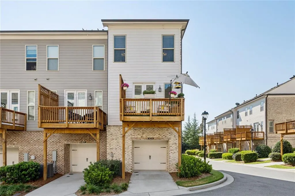 Sandy Springs, Georgia 30342, United States, 2 Bedrooms Bedrooms, ,3 BathroomsBathrooms,Residential,Active,254592