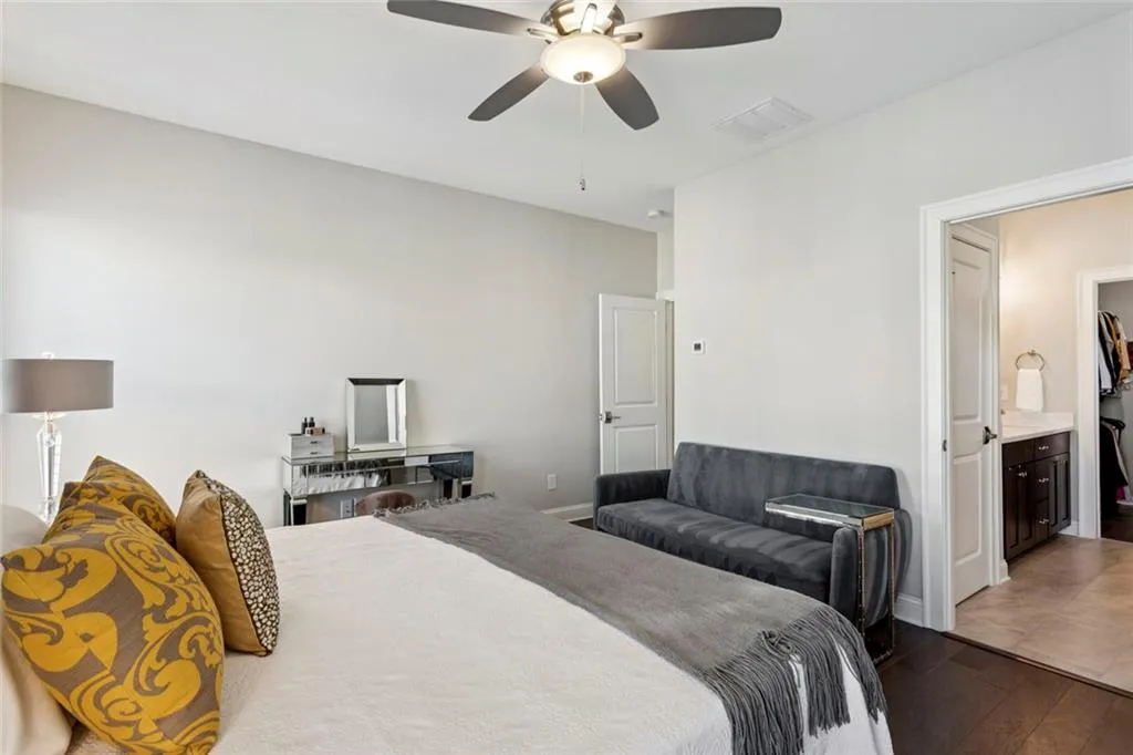 Sandy Springs, Georgia 30342, United States, 2 Bedrooms Bedrooms, ,3 BathroomsBathrooms,Residential,Active,254592