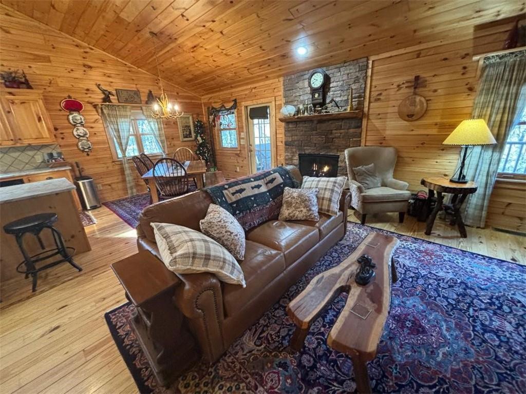 3196 Creekview Road