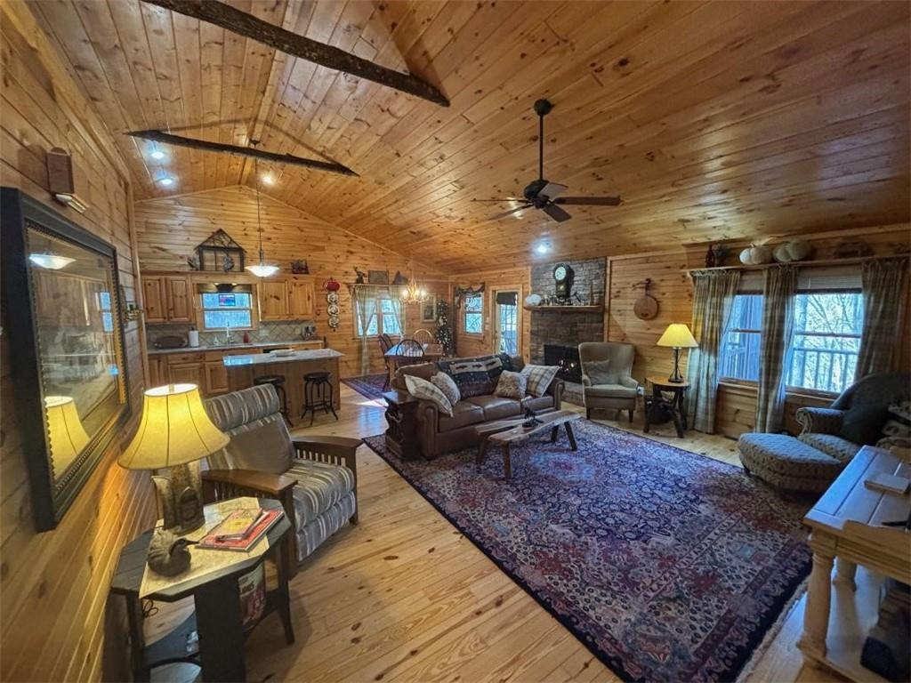 3196 Creekview Road