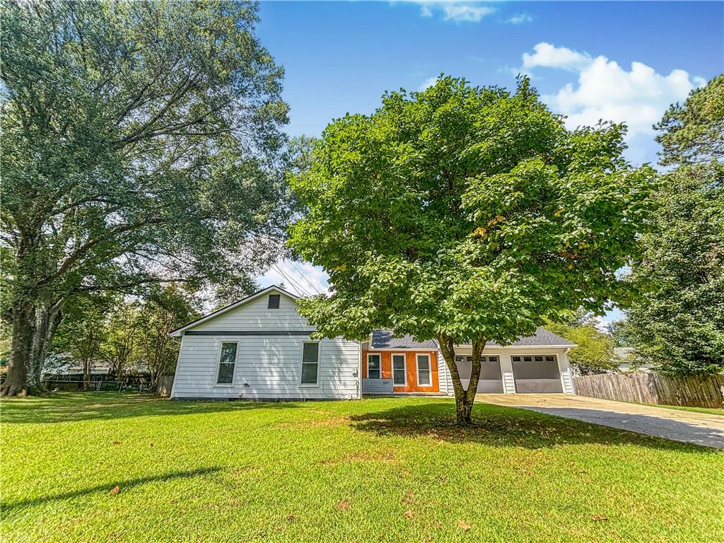 Available Now! Renovated 3BR/2BA ranch in Marietta. Bright open living room with brick fireplace & hardwoods. Large kitchen with stainless steel appliances, tile floors & walk-in pantry. Master suite with updated bath & walk-in shower. Two spacious secondary bedrooms plus updated full bath. Fully fenced backyard with newly built deck — perfect for entertaining. 2-car garage with storage.
Resident Benefit Package included. Check out our 5-Star Reviews on Google. Rent quoted reflects discount for on time payment, ask for details.