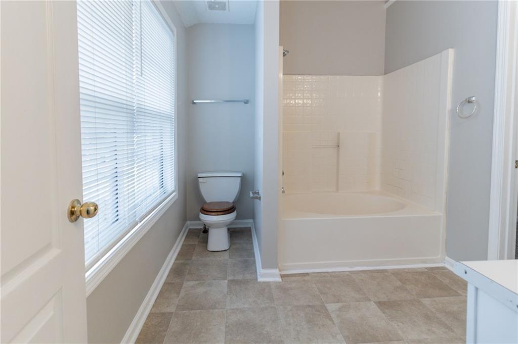 7623 Mcgillicuty Drive, Union City, Georgia image 21