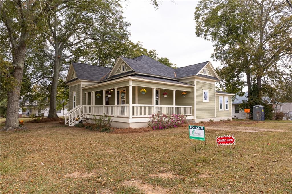 422 Oak Street