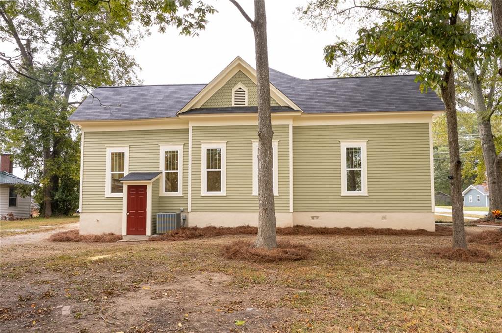 422 Oak Street