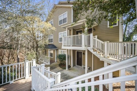 Condo For Sale - 2090 River Heights Walk<br/> Marietta, GA 30067