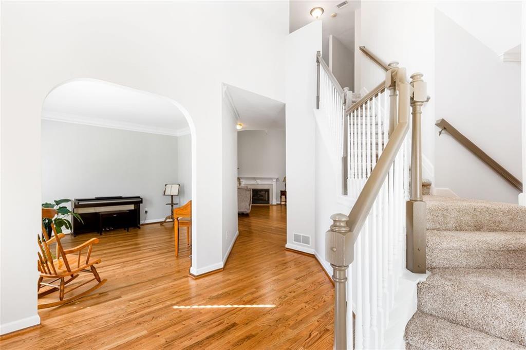 8073 RIDGE Valley