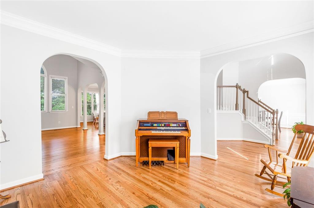 8073 RIDGE Valley
