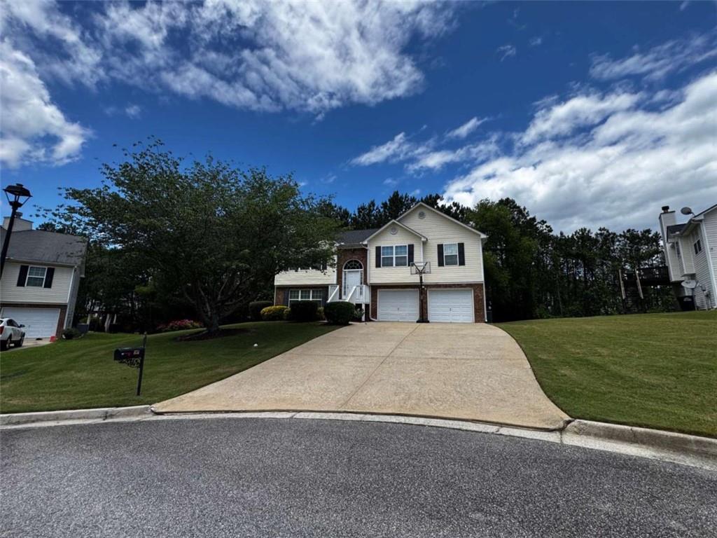 851 Walkingstick Drive, Douglasville, Georgia image 1