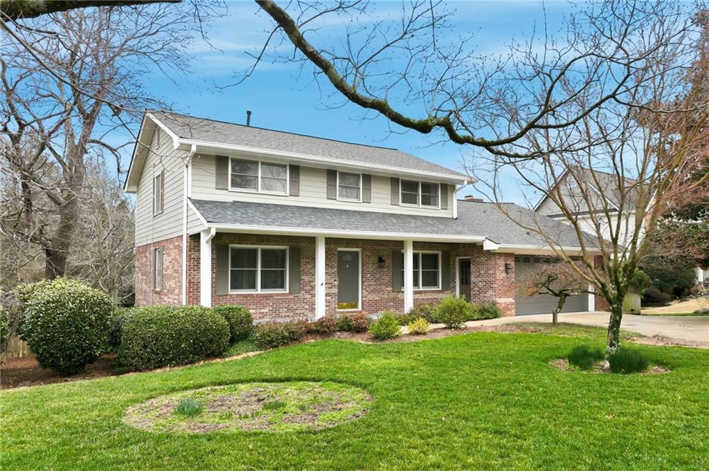 1582 Riverside Drive