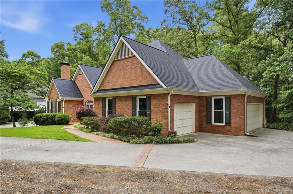 5215 Overbend Trail