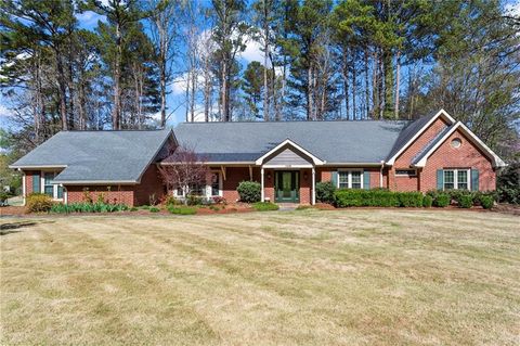 Homes For Sale - 146 Lakeside Drive<br/> Kennesaw, GA 30144